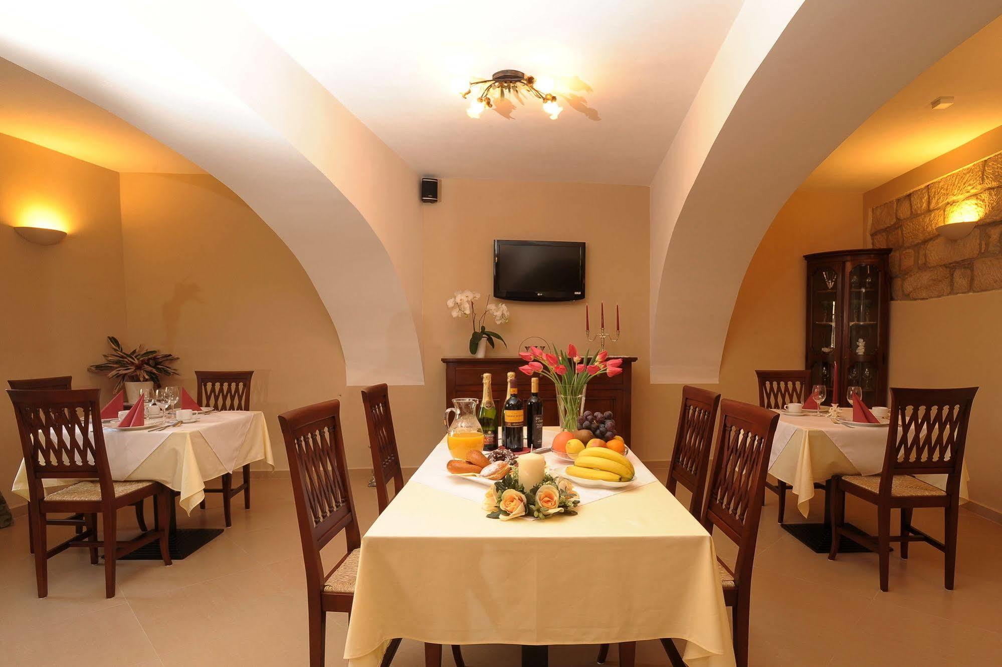 Apartman U Krale - 2 Jičín Buitenkant foto